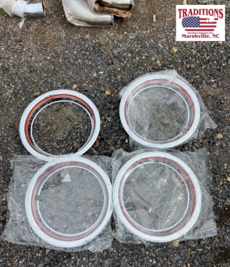 Set of 4 Beauty Ringswith Red Stripes