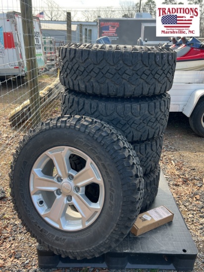 Factory Jeep Wheels 4 Goodyear Wrangler 285/70R17