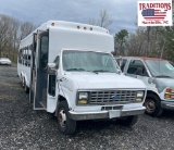 1992 Ford Bus VIN 1049
