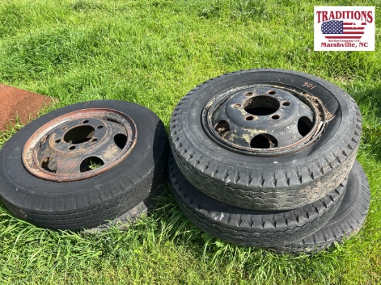 Poly Barrel Rack / (5) Wheels and Tires