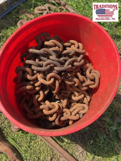 Mixed Lot: Bucket / Chain
