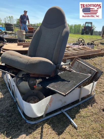 Mixed Lot: Parts / Truck Seat