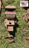 (2) Vises