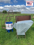 Mixed Lot: Hatte Feeder/Shelf/Steps