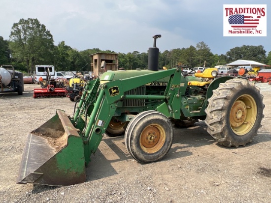 John Deere 2240 with 520 Loader