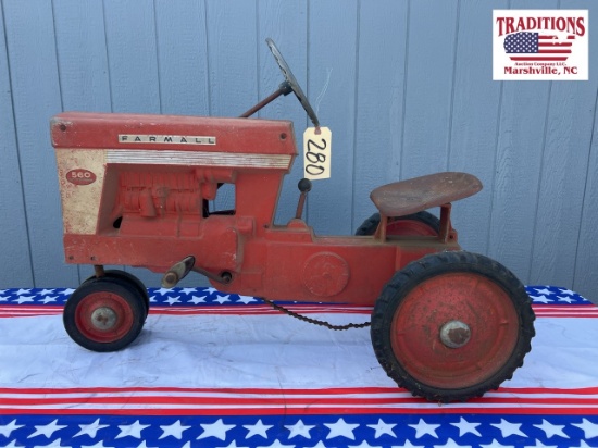 ESKA Tractrycle Farmall 560 Pedal Tractor