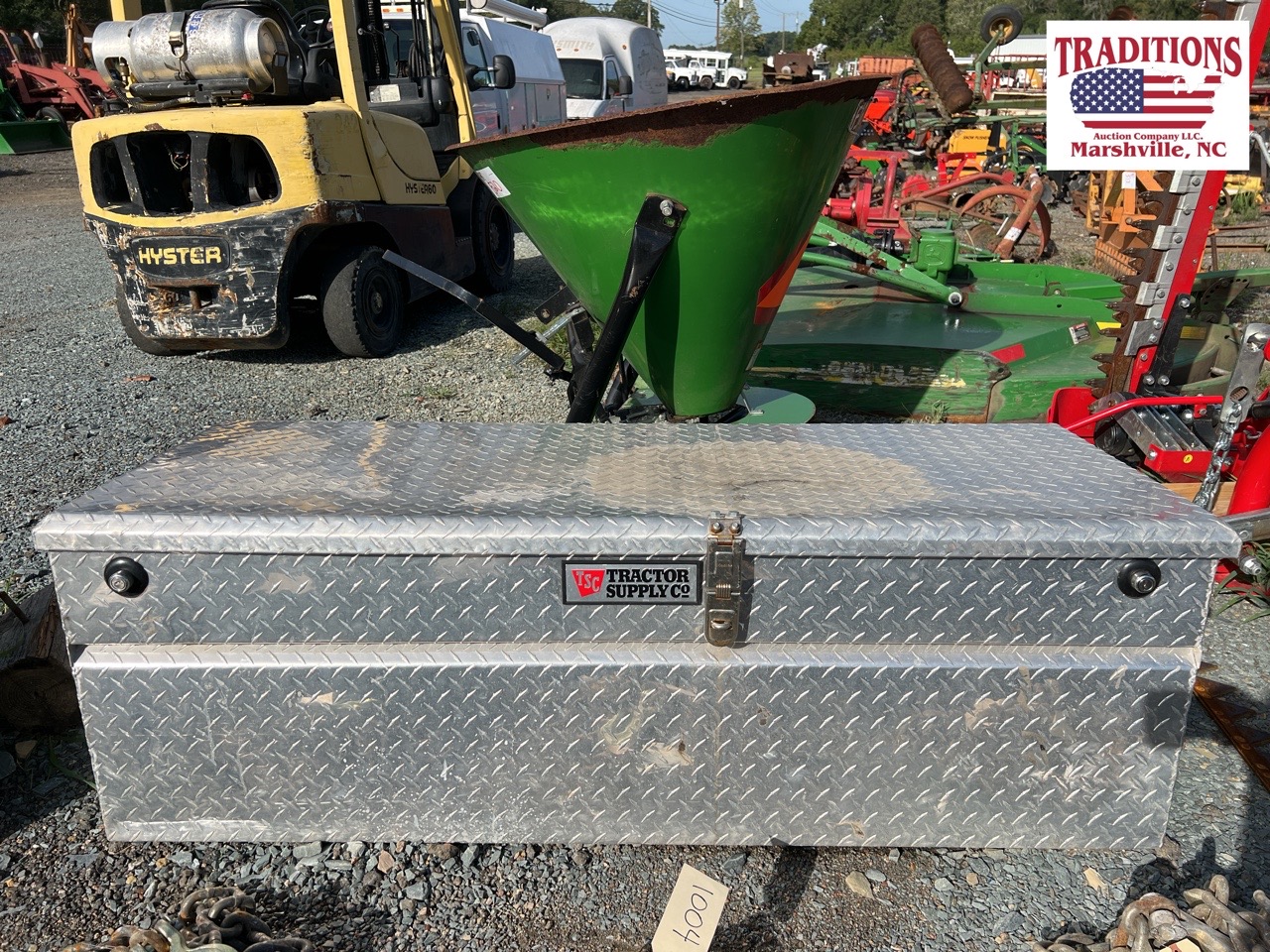 Tractor supply tool sale cart