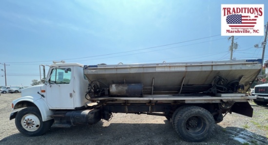 1992 International 4900 Spreader Truck VIN 0729