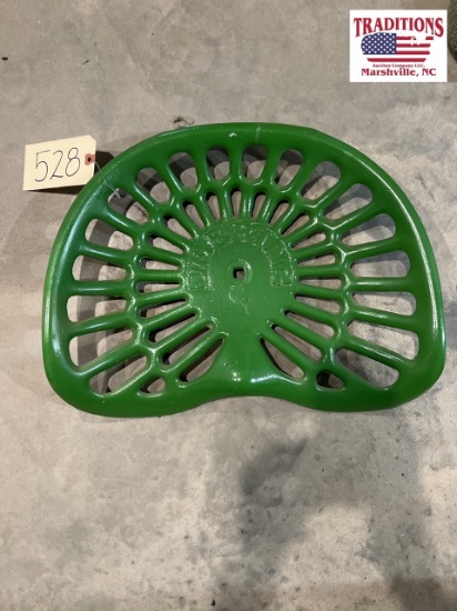 Deering Cast Seat