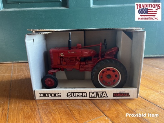 Super M-TA McCormick Farmall Die-cast Tractor
