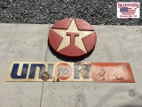 Plastic Texaco Star & Plastic Union 76 Sign