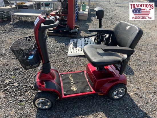 Golden Scooter w Towing Rack