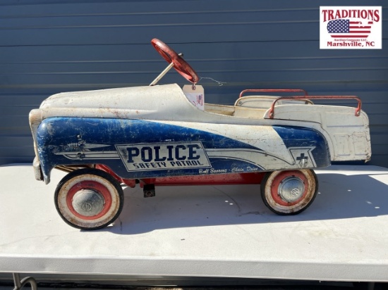 Murray Police Themed Pedal Car