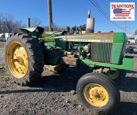 John Deere 2640 Tractor
