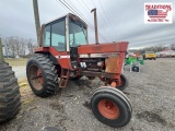 International 886 Tractor
