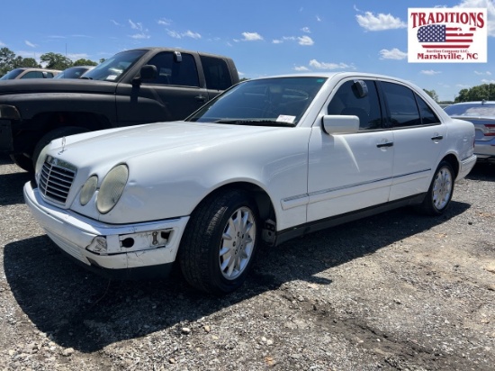1999 Mercedes E320 VIN 3856
