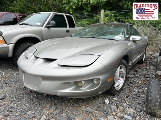 1999 Pontiac Firebird VIN 9204