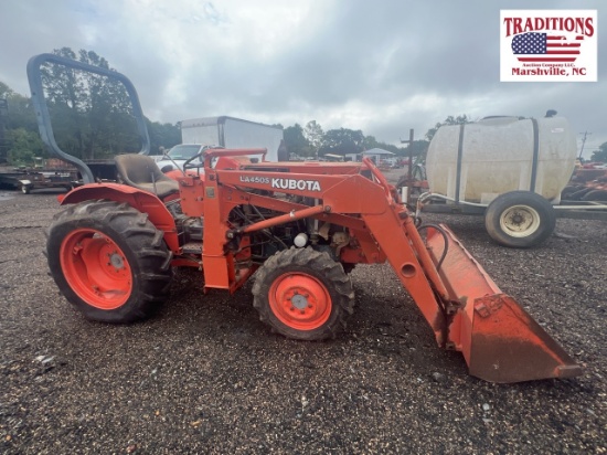 Kubota 2050DT Tractor