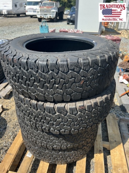 Set of 4 BFGoodwich 285/65R20 Tires