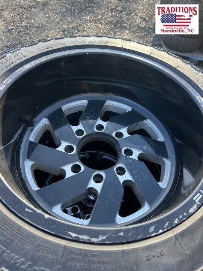 Set of 4 Fuel Wheels w Tires