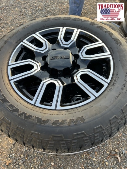 Set of 4 GMC Denali Wheels w Goodyear LT275/65R20