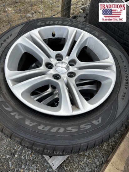 Set of 4 Dodge Wheels 215/65R17 Tires