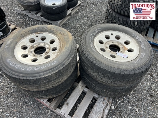 4 Aluminum Wheels with Tires