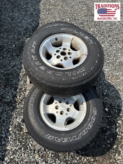 Set of 5 Factory Jeep Wheels with Tires