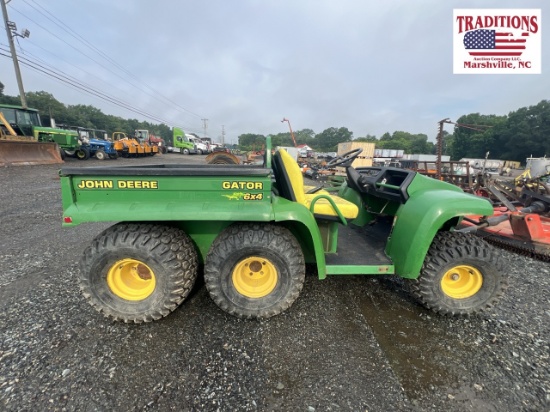 John Deere 6x4 Gator