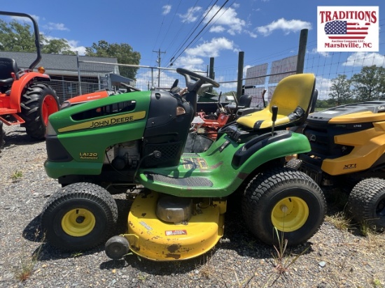 John Deere LA120 Riding Mower