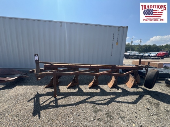 International 440 5 Bottom Plow
