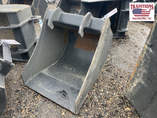 Quick Attach 18" Smooth Bucket