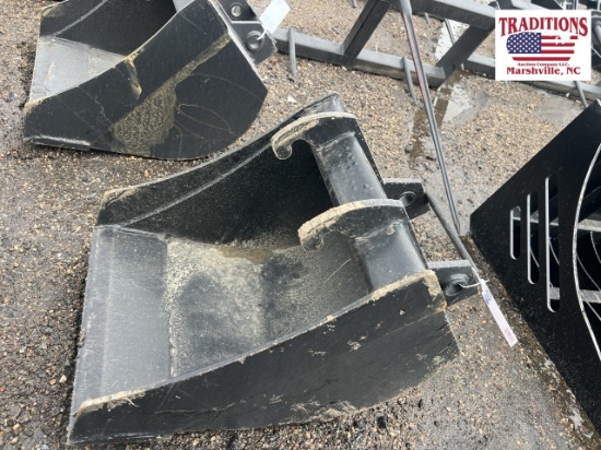 Quick Attach 18" Smooth Bucket