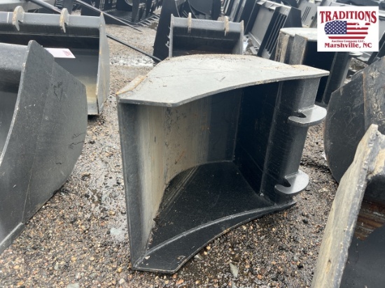 Quick Attach 18" Smooth Bucket
