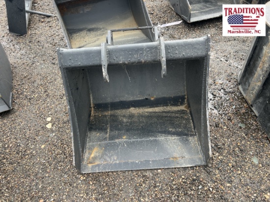 Quick Attach 24" Smooth Bucket