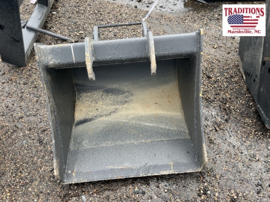 Quick Attach 24" Smooth Bucket