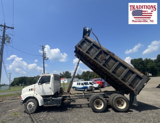 1997 Ford Louisville Dump Truck VIN4414