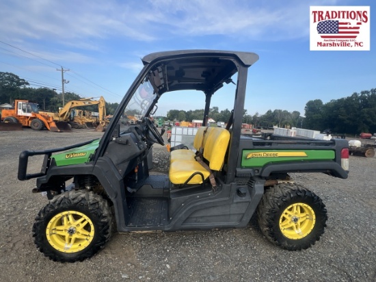 John Deere 4x4 Gator UV835M