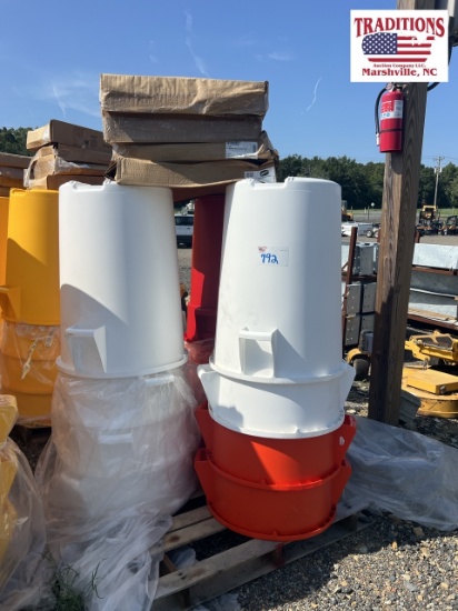 12-44 Gallon Trash Cans with Grey Lids