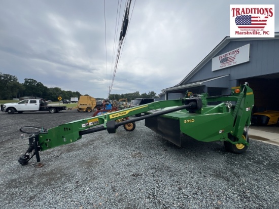 John Deere S250 MO-CO with Frails