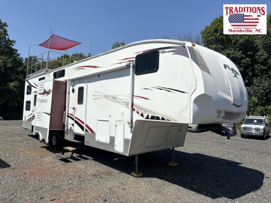 2008 Fuzion 5th Wheel Toy Hauler Camper VIN 0272