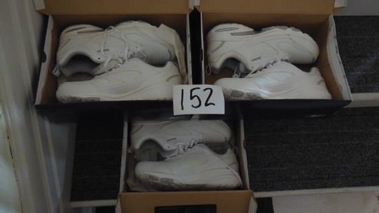 3 Pair Size 9 Men's Reebok Sneakers