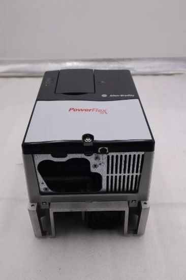 NEW Allen-Bradley PowerFlex 70 20AD011A0AYNANC0 No HIM AC Drive