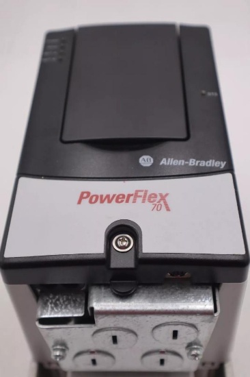 NEW Allen-Bradley Powerflex Drive 20AD2P1A0AYNNNC0 1 HP