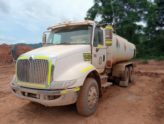 DINA TRUCK TANK FOR DIESEL 4000 GALLONS, INCLUDE FUEL PUMP, HR 8046, WORKING AT MINE