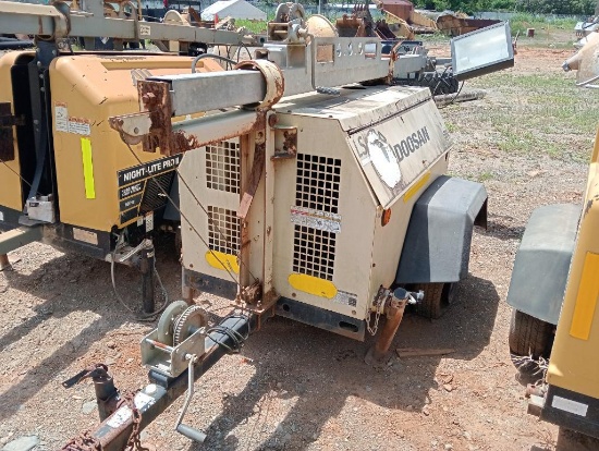 DOOSAN ILUMINATION TOWER 6kW CAPACITY, DIESEL, HRS 14175 MAINTENANCE ON TIME, LOCATED AT SHOP