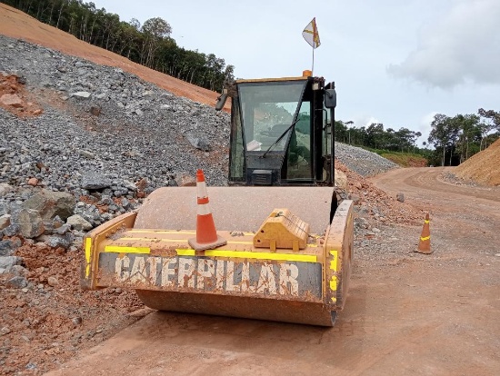 CAT SOIL COMPACTOR VIBRATING ROLLER MODEL CS76XT, SN CYX00720, YR 2011, AC, MAINTENANCE ON TIME,