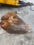 Backhoe bucket
