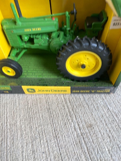John Deere model G toy tractor