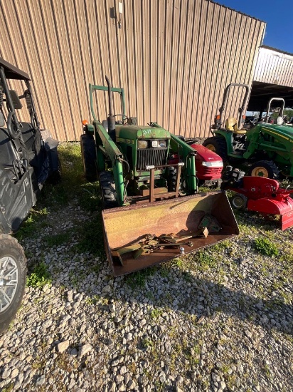 John Deere 850 tractor and loader